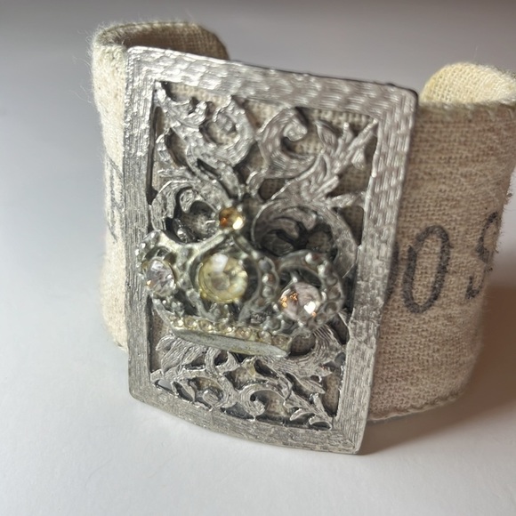 UNIQUE Extra Wide Cuff Bracelet with Silver Tone Crown Detailing - Picture 7 of 13